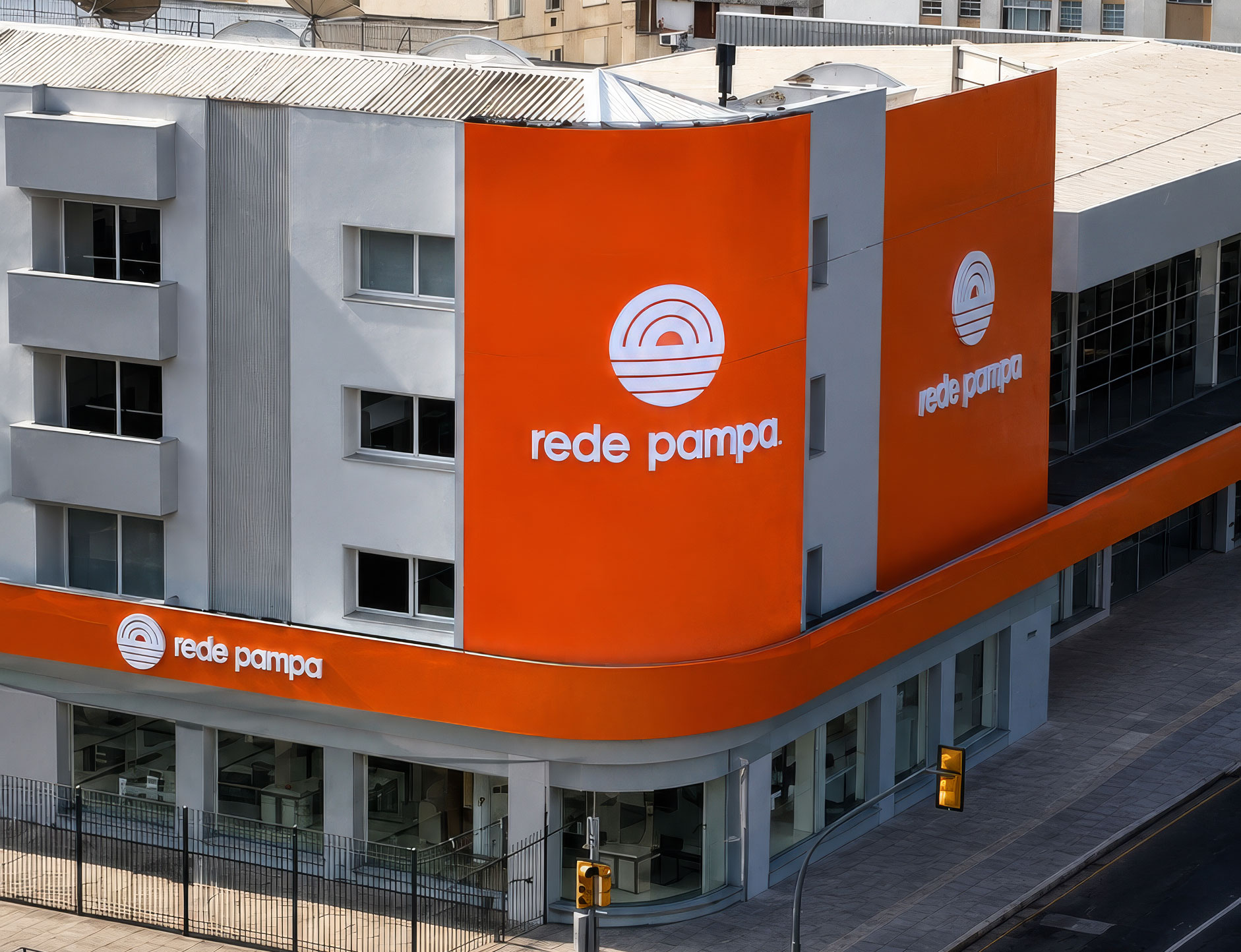 Fachada do edifício da Rede Pampa em Porto Alegre